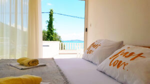 apartments in trogir for 4 people